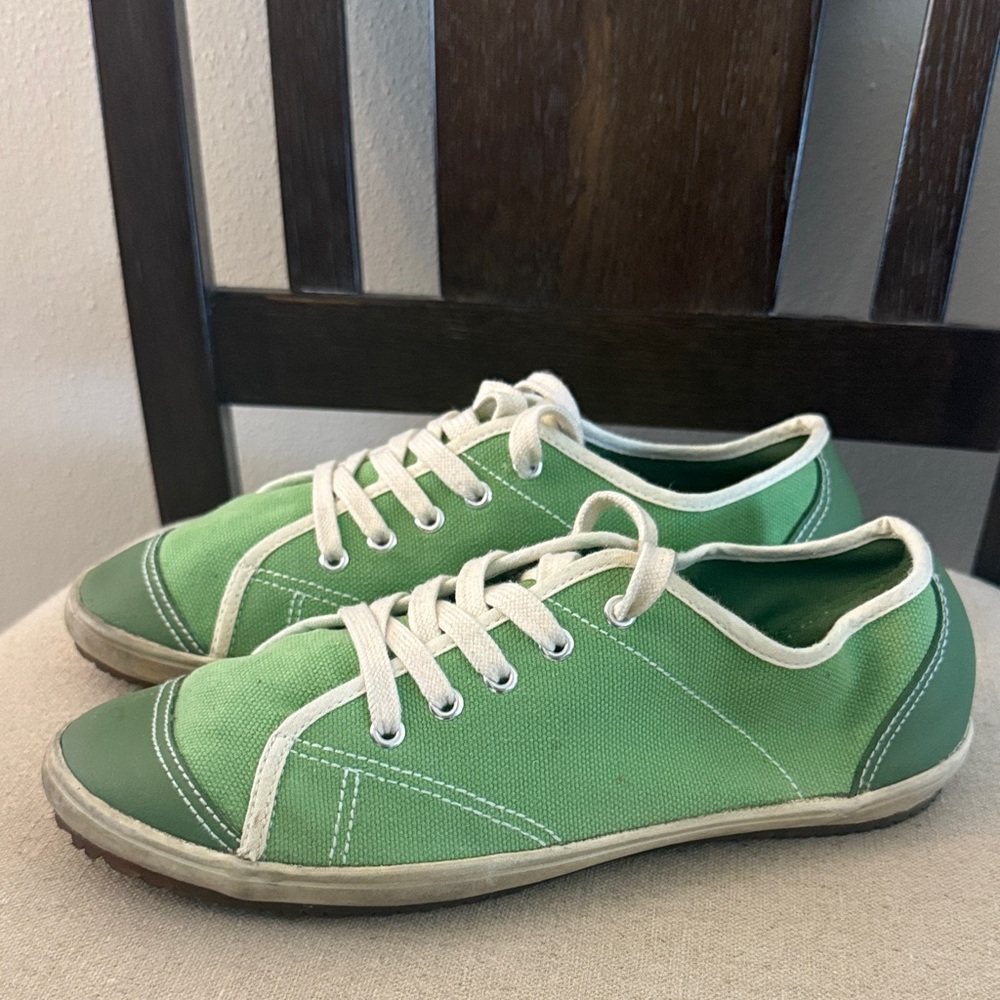 Boden Women’s Two Tone Canvas Sneakers Green Size 8.5 (40)